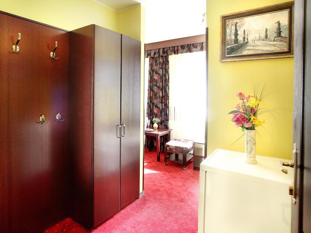 Hotel Milan Vopicka Hluboká nad Vltavou Quarto foto